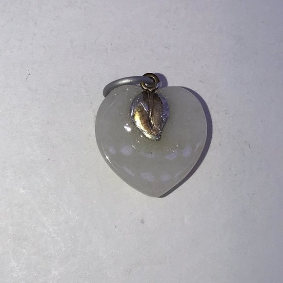 Snowy Quartz Heart Pendant - Picture 10 of 15